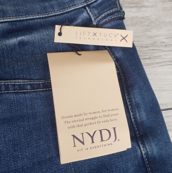 NYDJ Girlfriend Jeans Plus Size Capri's Denim 16W NEW Lovesick Medium Wash - Picture 4 of 12